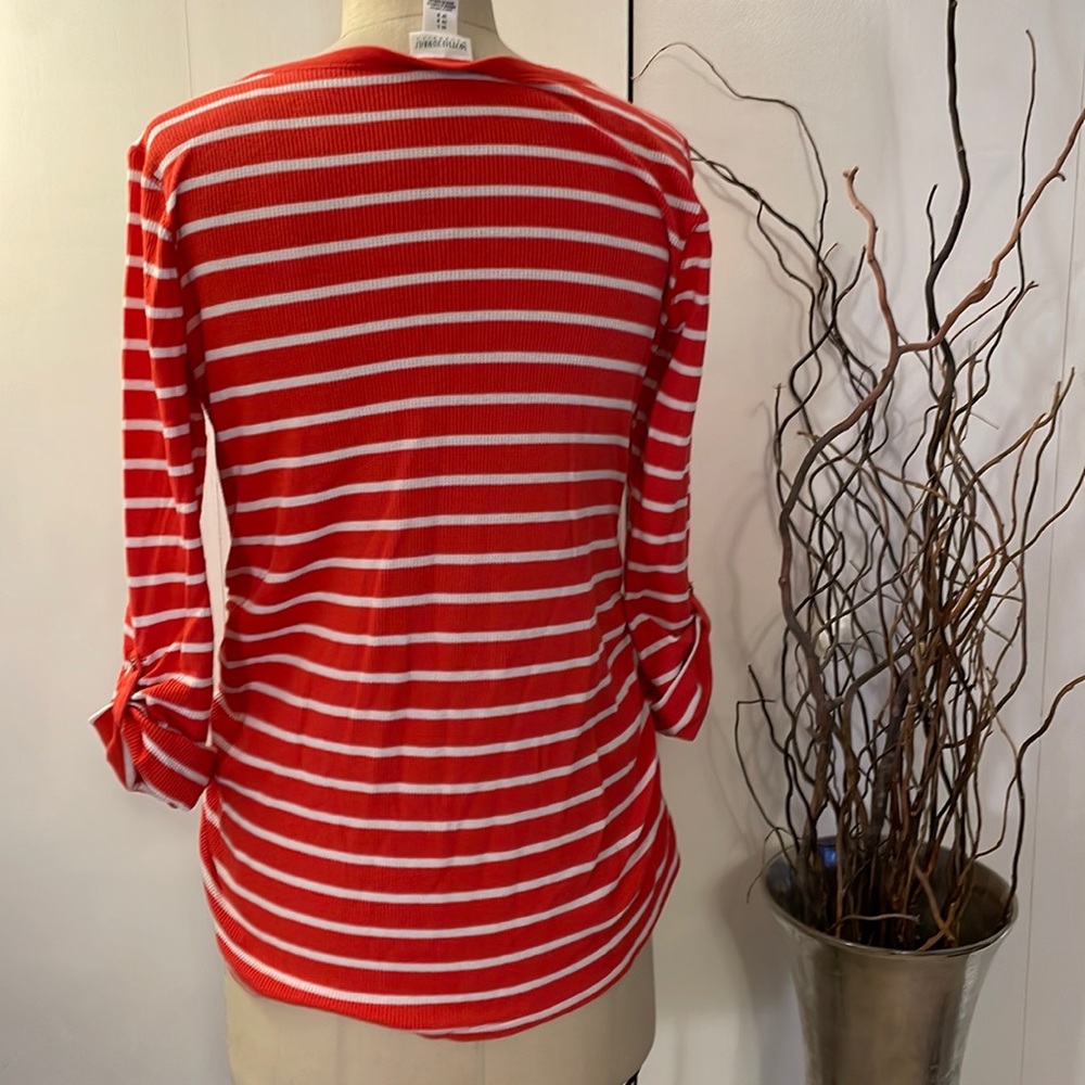 Motherhood Maternity long sleeve v-neck lightweight sweater with ruched … - Picture 5 of 7